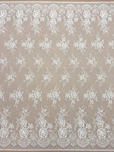 Csipke Chantilly elefántcsont - 3 m-es darab