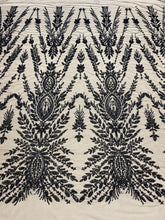 Dantela Couture Neagra cu Model Simetric, cu Margele si Paiete