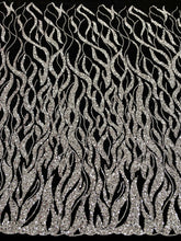 Dantela Couture Argintie cu Tulle Negru cu Model cu Siraguri, cu Margele si Paiete