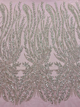 Dantela Couture Argintie pe Tulle Roz cu Panou, cu Perle, Margele si Paiete