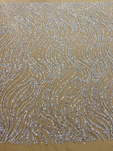 Dantela Couture Argintie cu Tulle Nude cu Model Liniar, cu Margele si Paiete