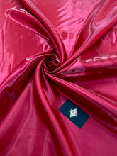 Sötétvörös folyékony rúzs