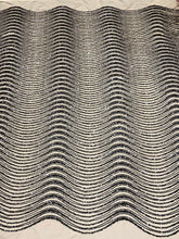 Dantela Neagra cu Model Liniar, cu Margele si Paiete