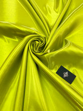 Folyékony Satin Fix Pisztácia