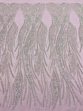 Dantela Couture Argintie pe Tulle Roz cu Panou, cu Perle, Margele si Paiete