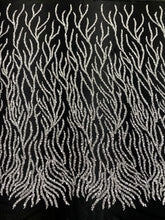 Dantela Couture Argintie pe Tulle Negru cu Siraguri, cu Margele si Paiete