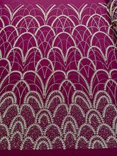 Dantela Couture Argintie cu Tulle Magenta Inchis cu Model Geometric, cu Perle, Margele si Paiete