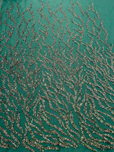 Dantela Couture Verde Smarald cu Siraguri, Margele si Paiete