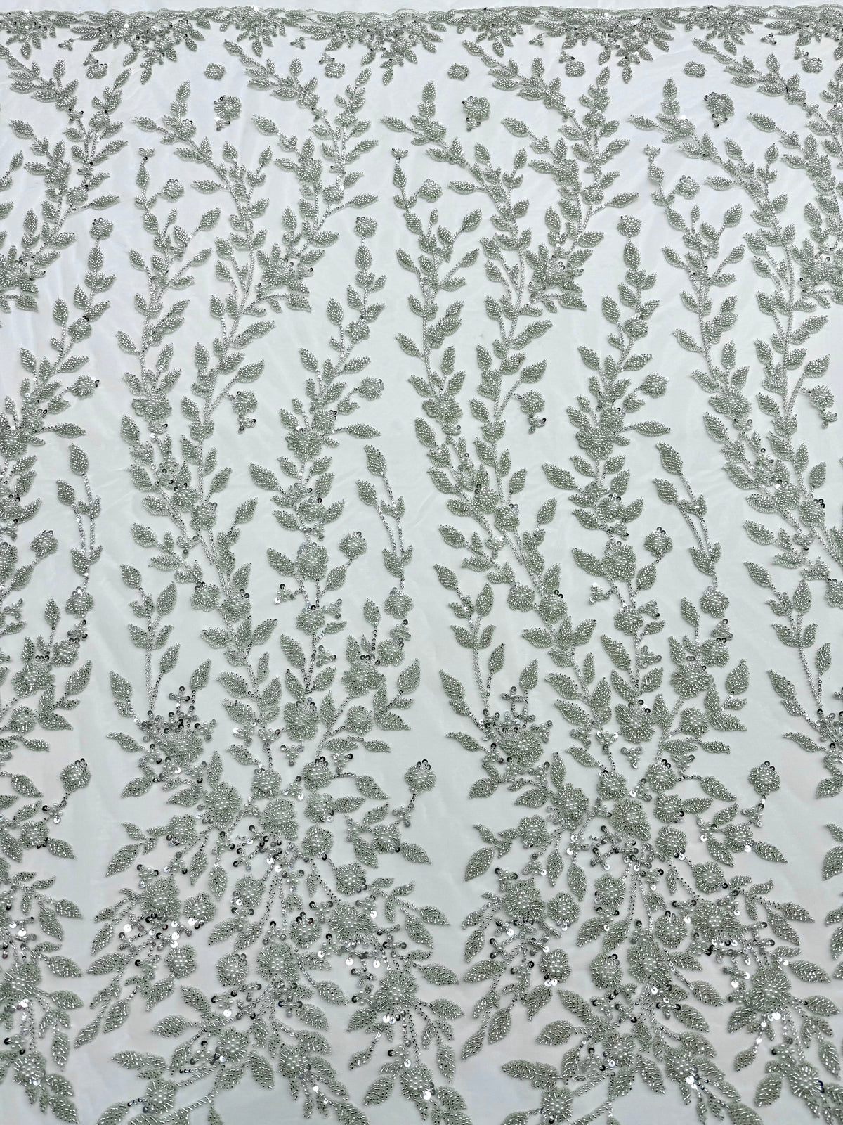 Dantela Couture Argintie pe Tulle Ivory cu Model Floral, Perle, Margele si Paiete