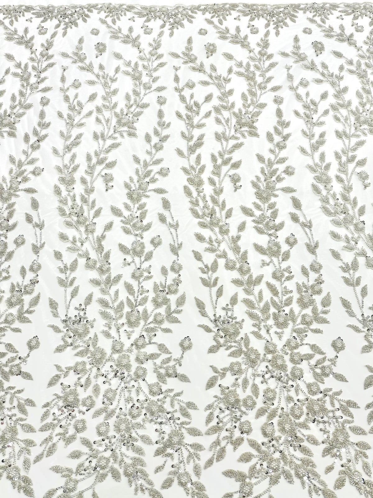 Dantela Couture Argintie pe Tulle Ivory cu Model Floral, Perle, Margele si Paiete