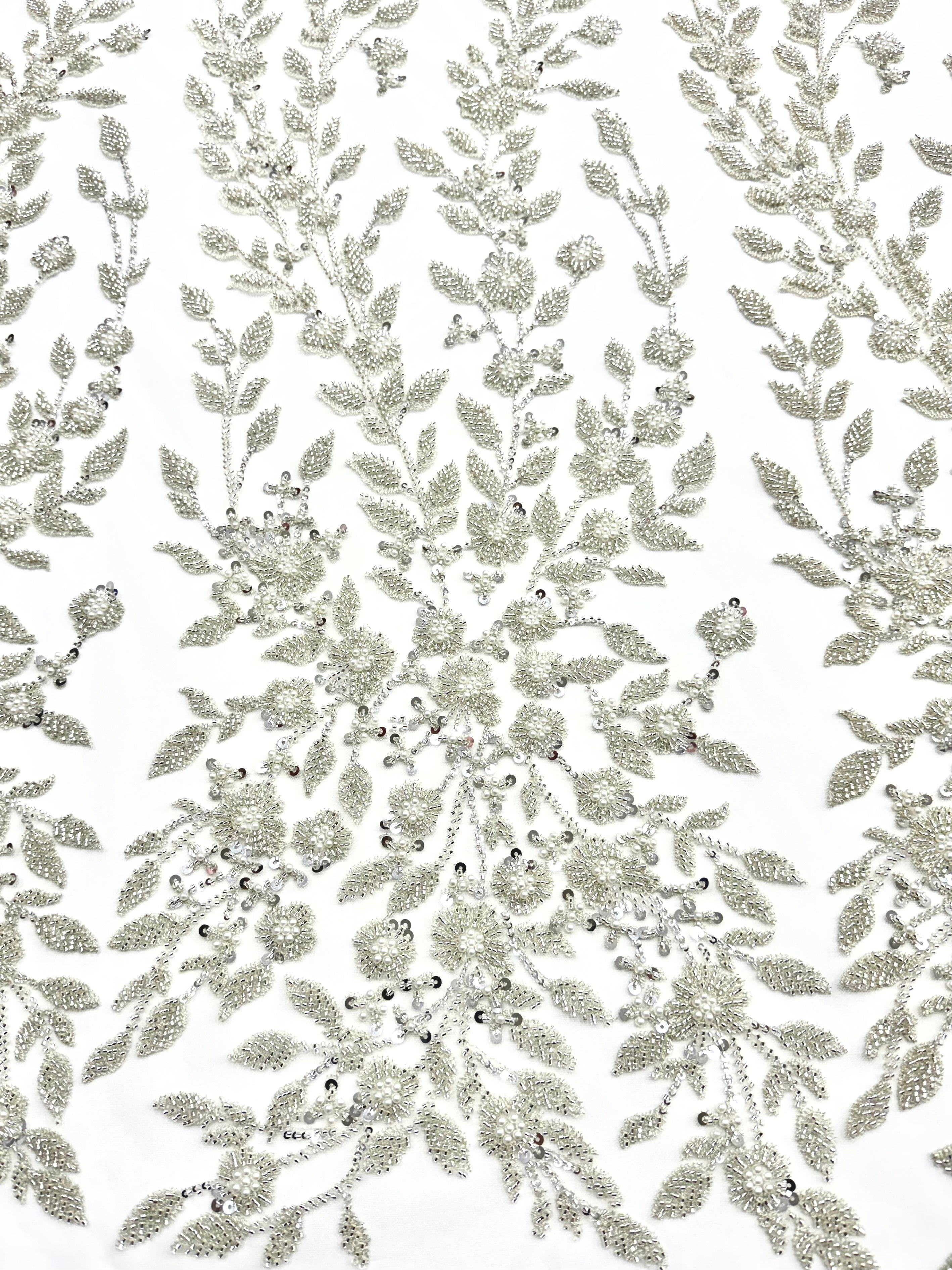 Dantela Couture Argintie pe Tulle Ivory cu Model Floral, Perle, Margele si Paiete