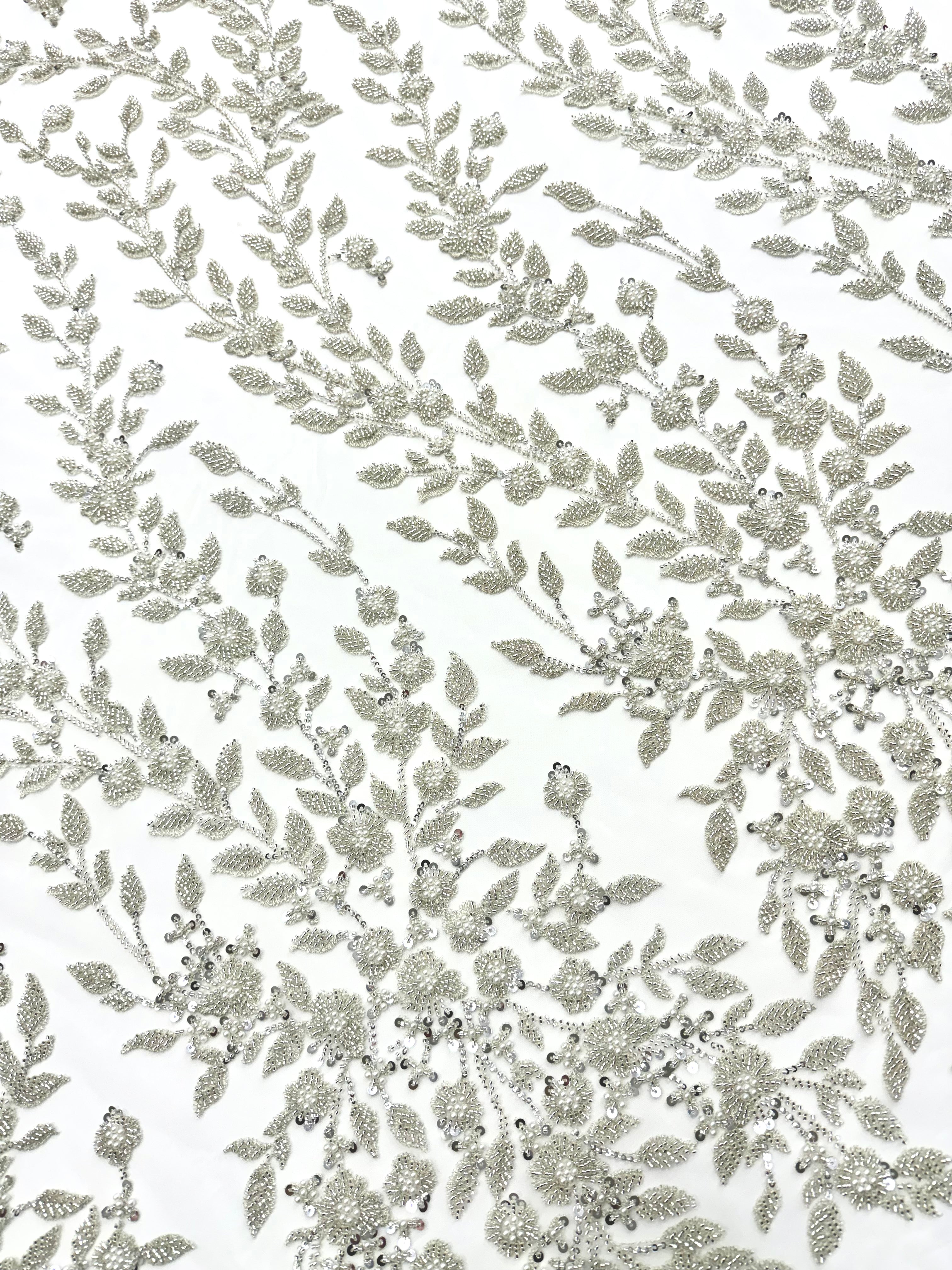 Dantela Couture Argintie pe Tulle Ivory cu Model Floral, Perle, Margele si Paiete