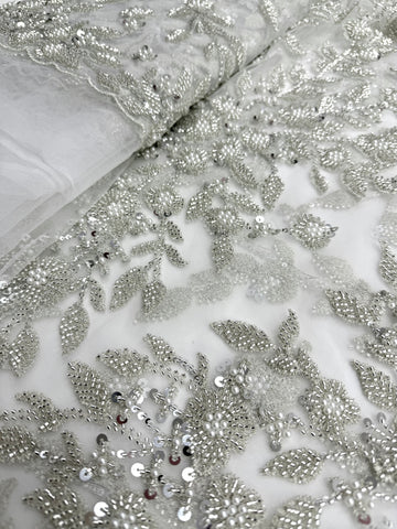 Dantela Couture Argintie pe Tulle Ivory cu Model Floral, Perle, Margele si Paiete