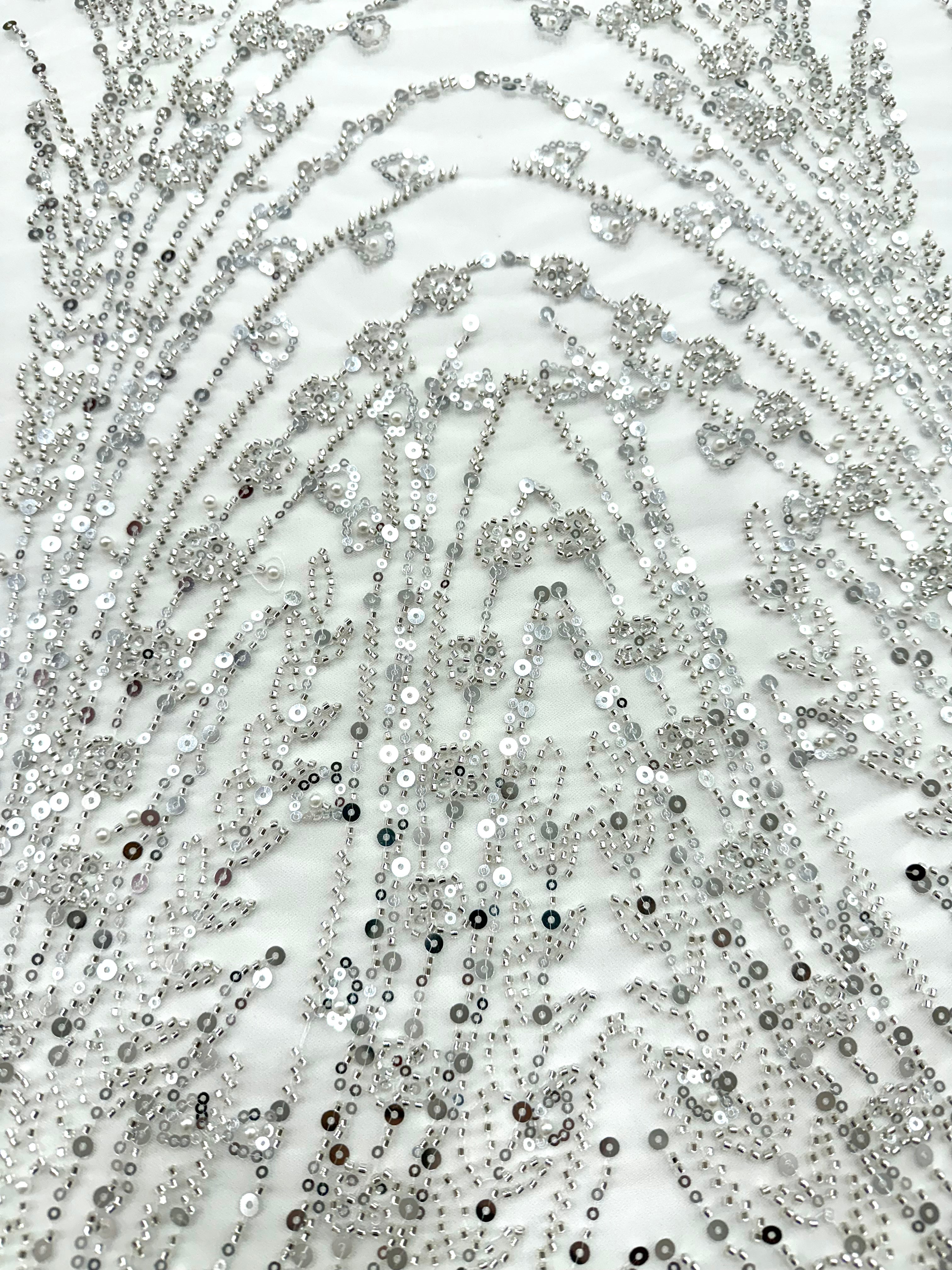 Dantela Argintie pe Tulle Ivory cu Model Geometric, cu Perle, Margele si Paiete