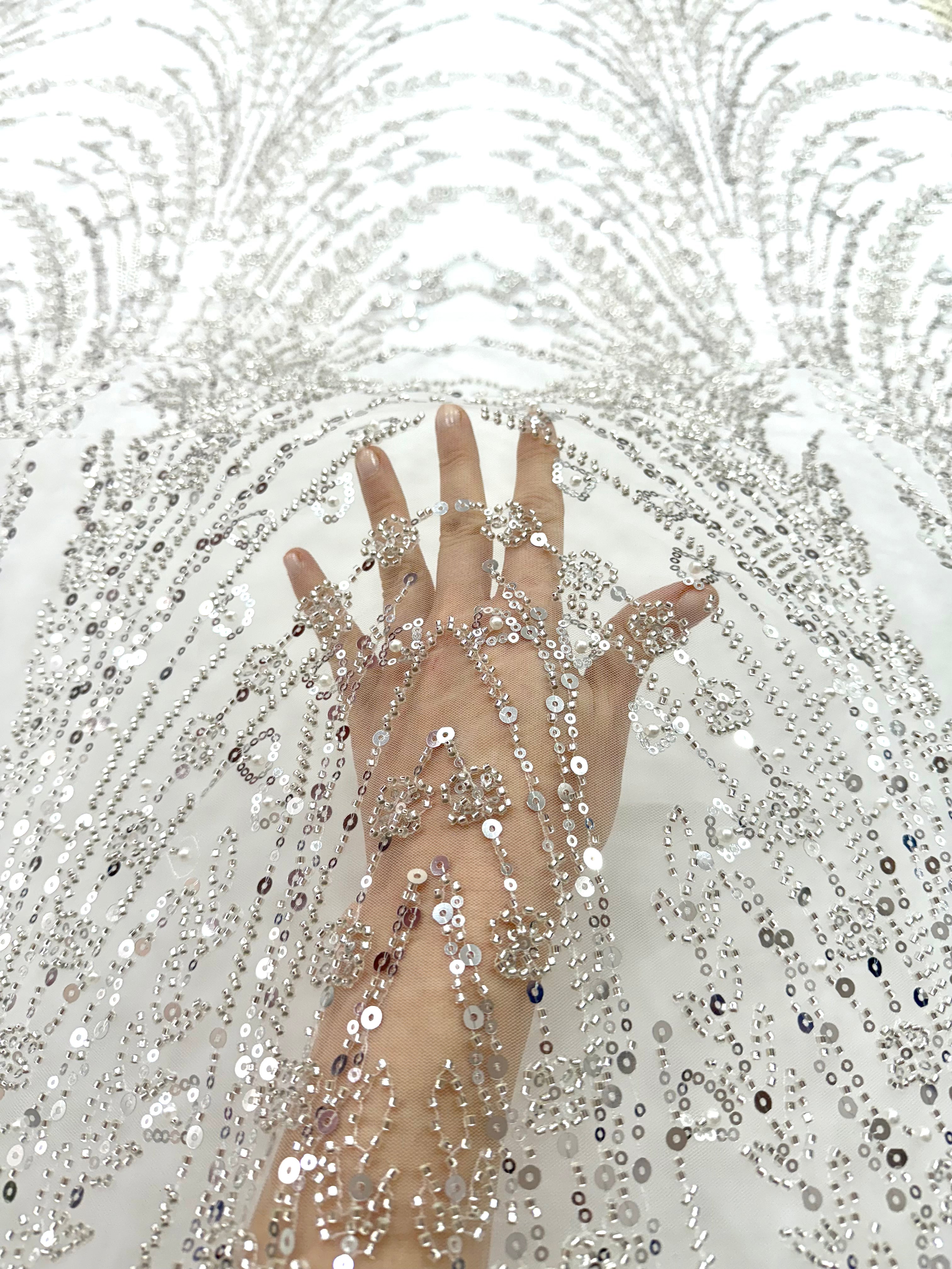 Dantela Argintie pe Tulle Ivory cu Model Geometric, cu Perle, Margele si Paiete