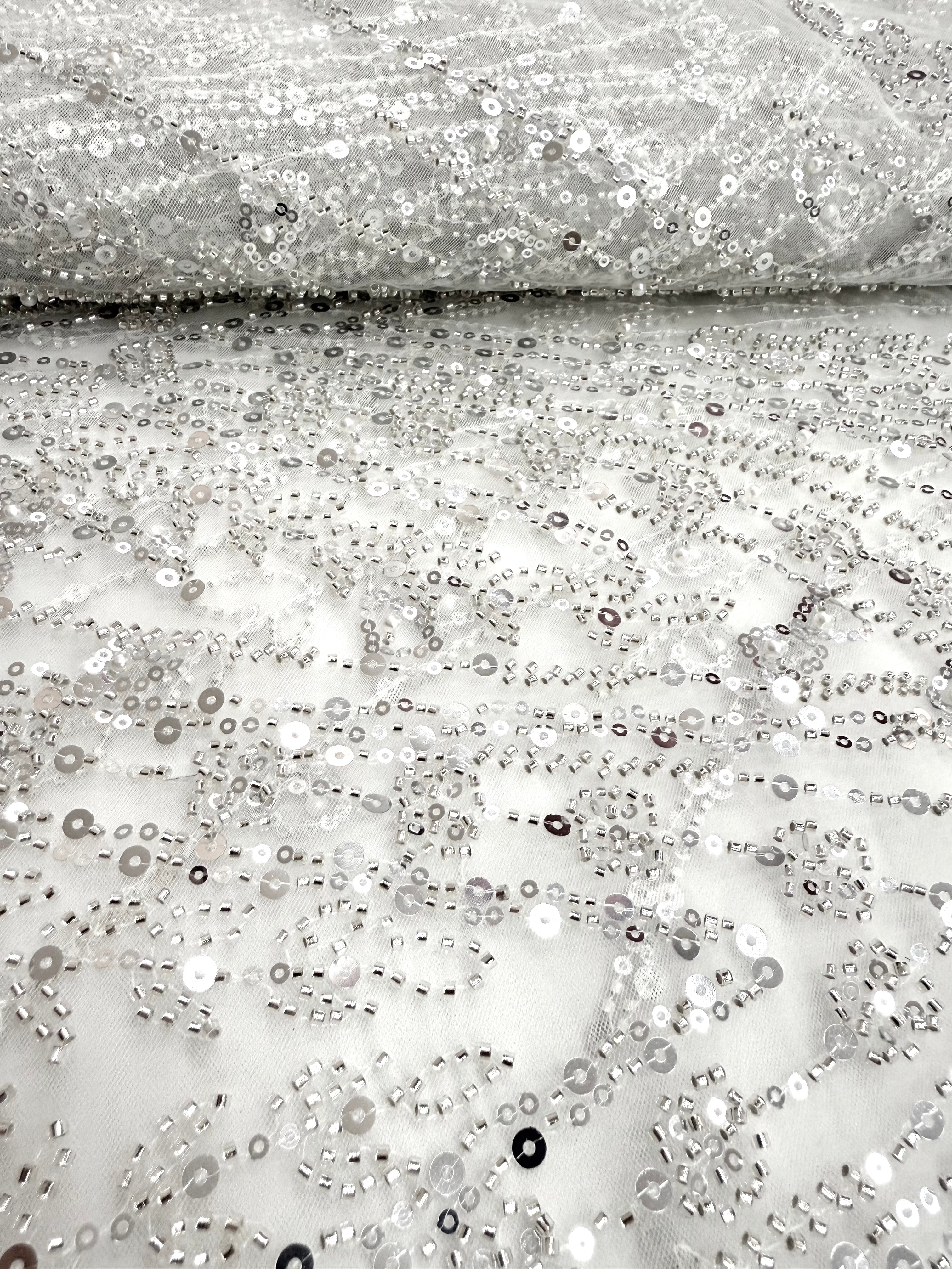 Dantela Argintie pe Tulle Ivory cu Model Geometric, cu Perle, Margele si Paiete