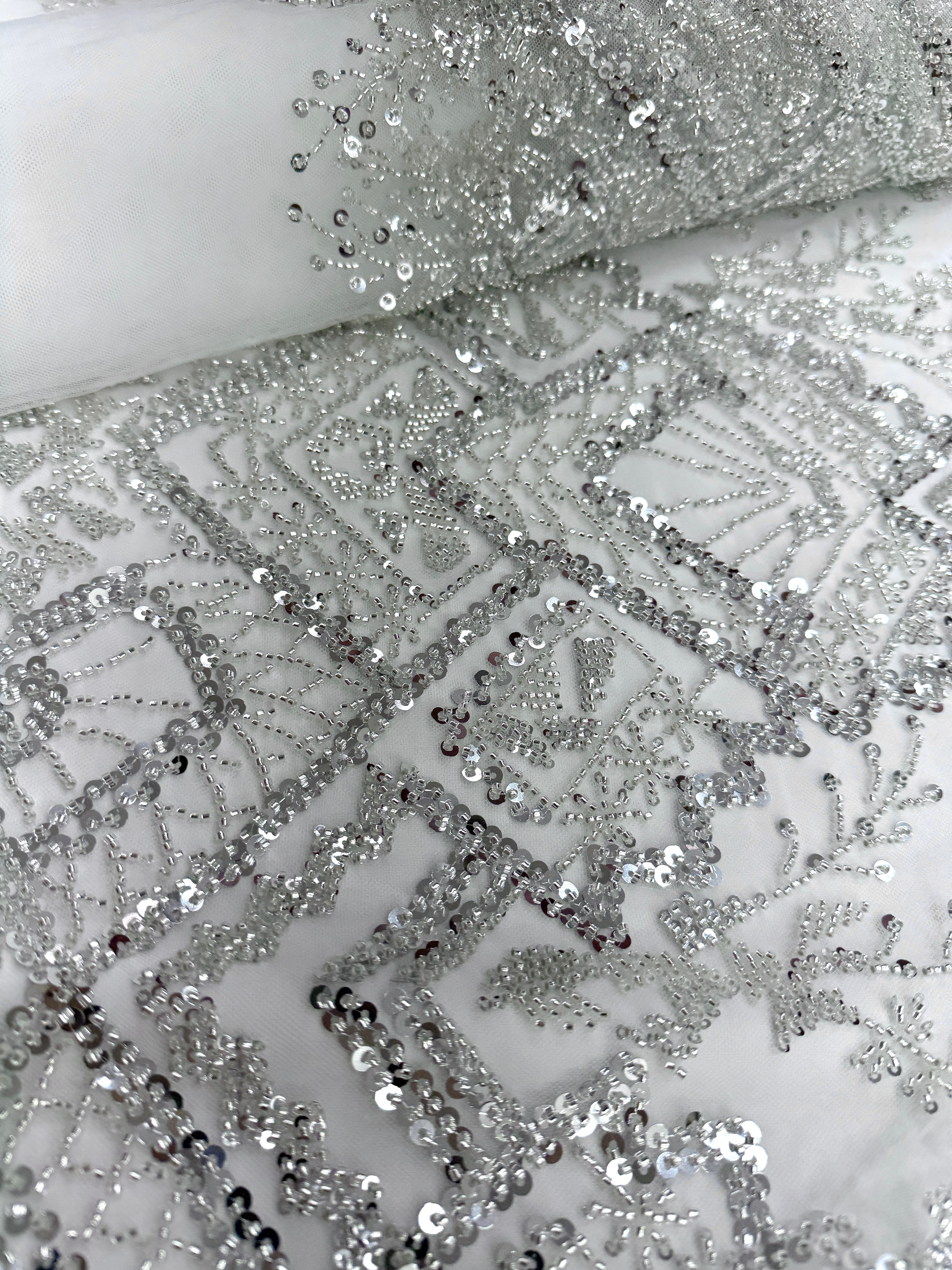 Dantela Couture Argintie pe Tulle Ivory cu Model Geometric, cu Margele si Paiete