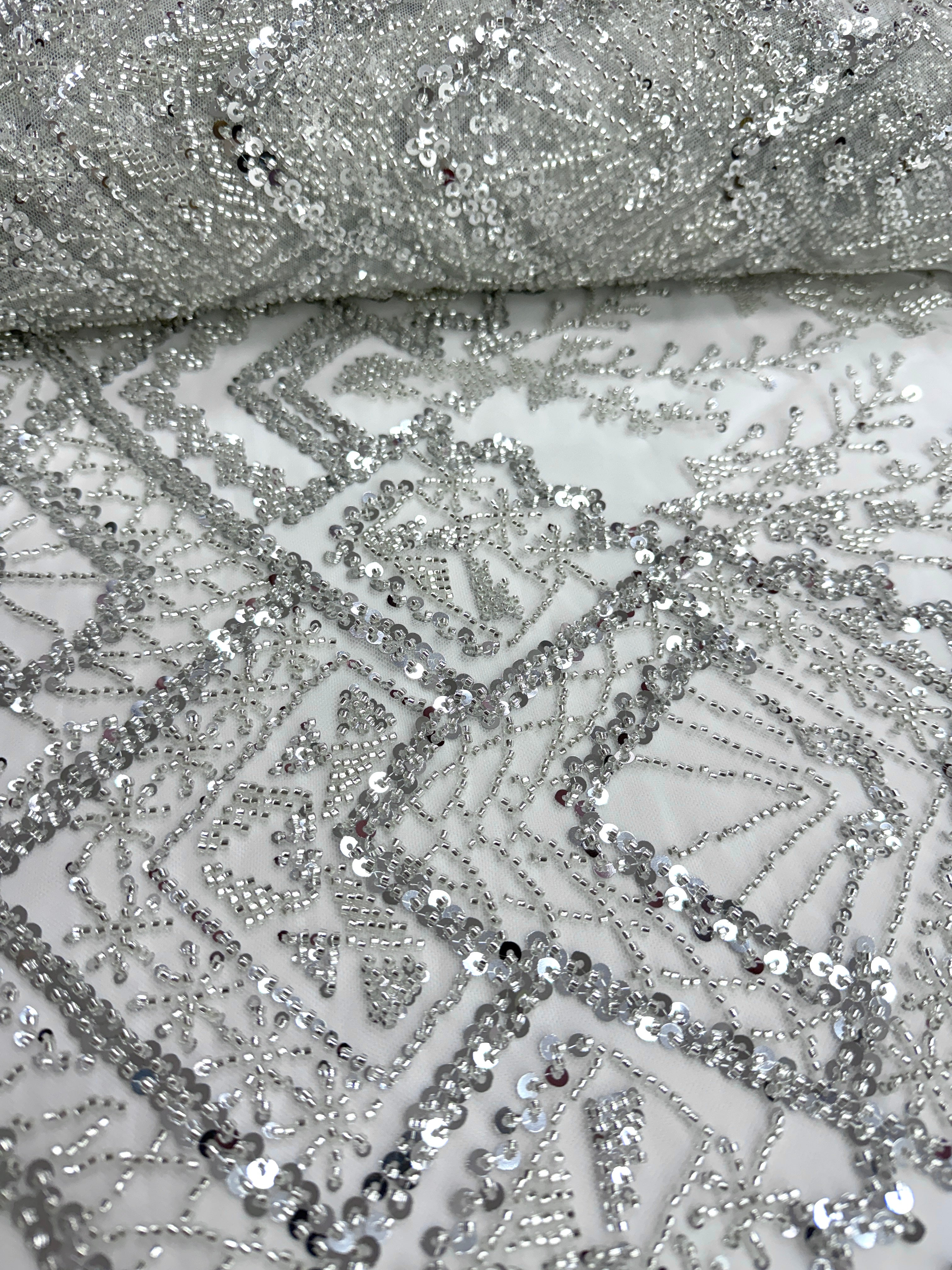 Dantela Couture Argintie pe Tulle Ivory cu Model Geometric, cu Margele si Paiete