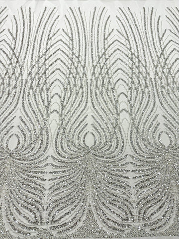 Csipke Couture ezüst tüllön, elefántcsont színben, panellel, gyöngyökkel, gyöngy díszítéssel és flitterekkel