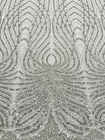 Csipke Couture ezüst tüllön, elefántcsont színben, panellel, gyöngyökkel, gyöngy díszítéssel és flitterekkel