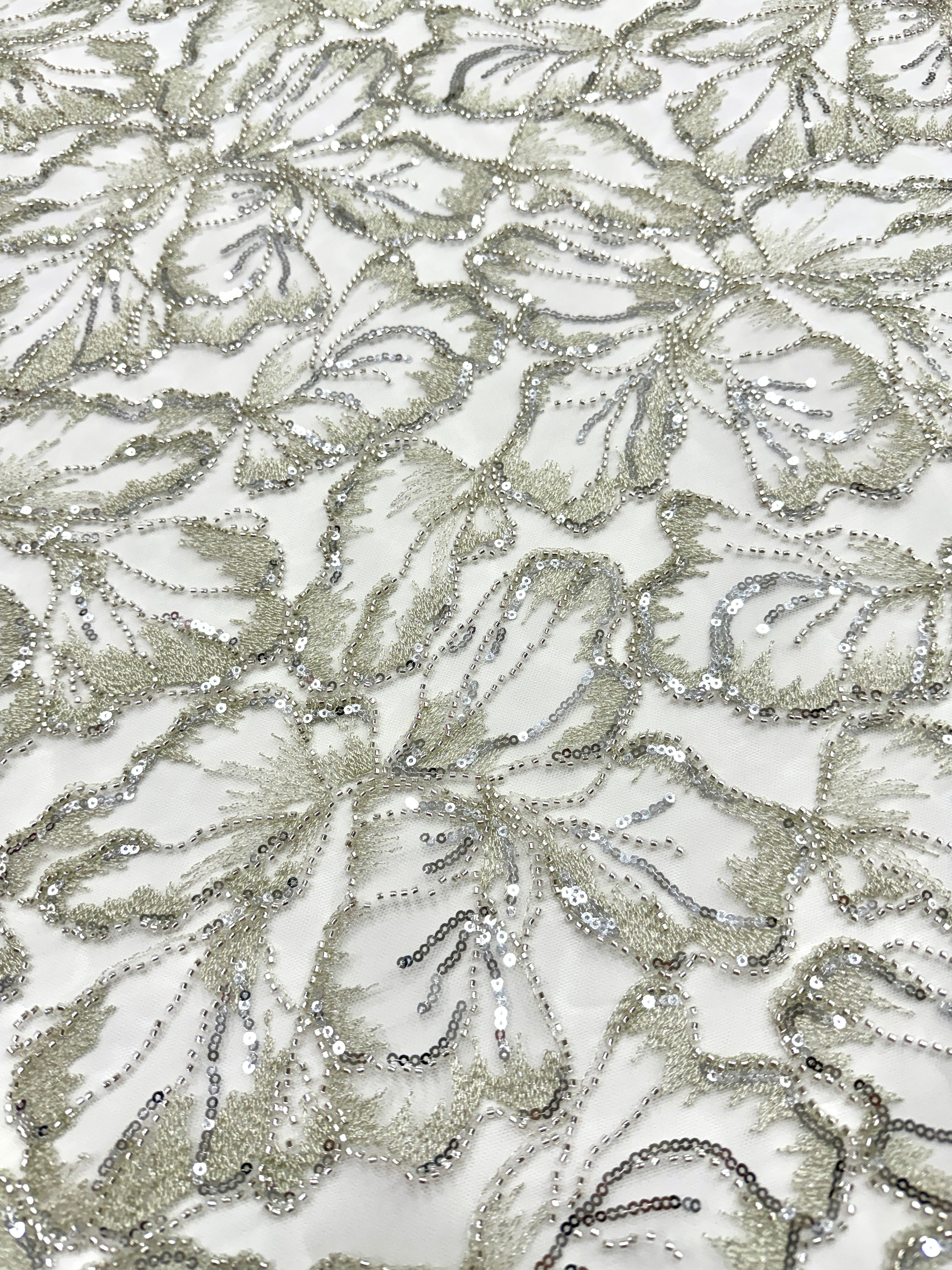 Dantela Couture Argintie pe Tulle Ivory cu Model Floral, cu Margele si Paiete