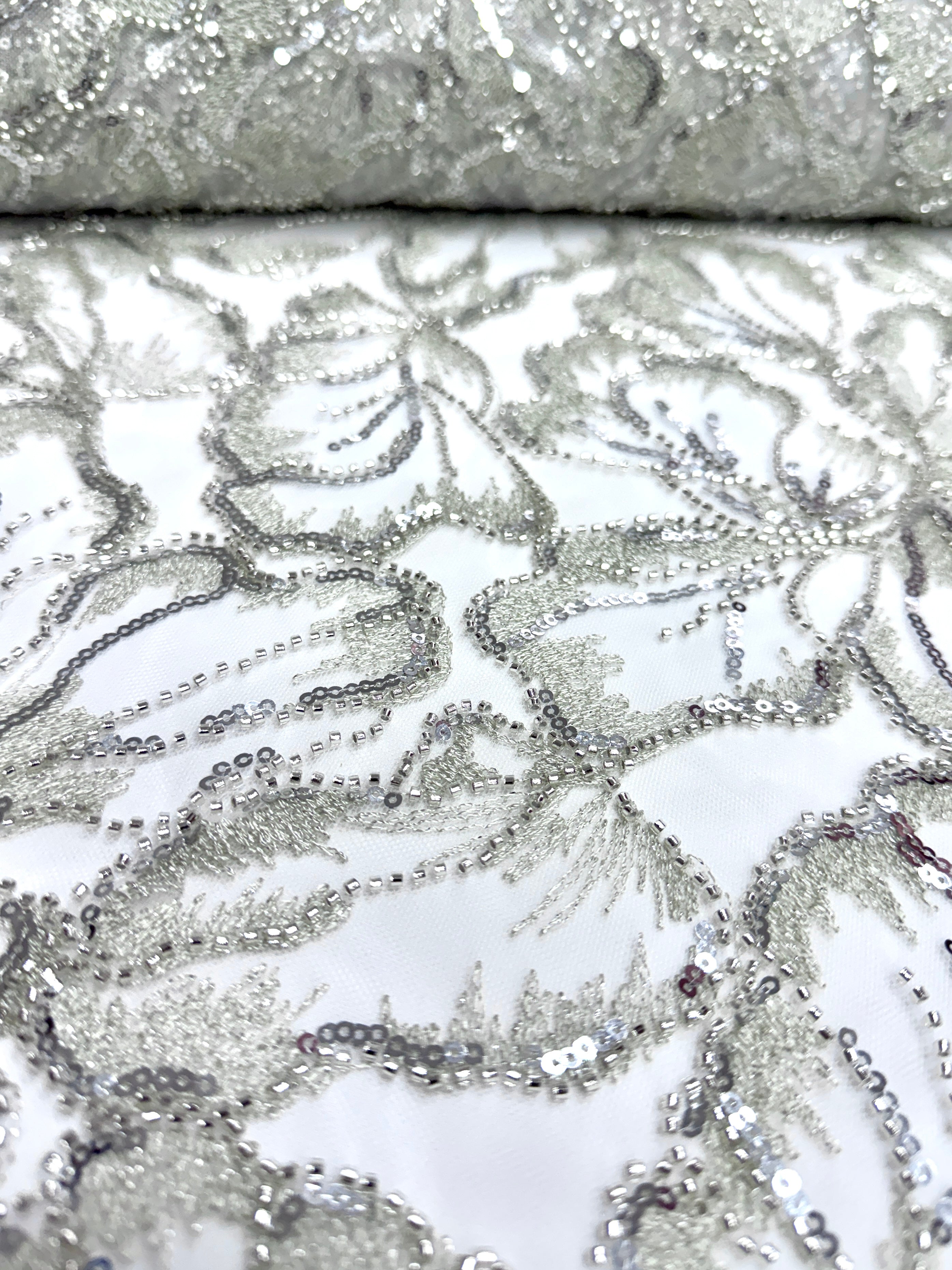 Dantela Couture Argintie pe Tulle Ivory cu Model Floral, cu Margele si Paiete