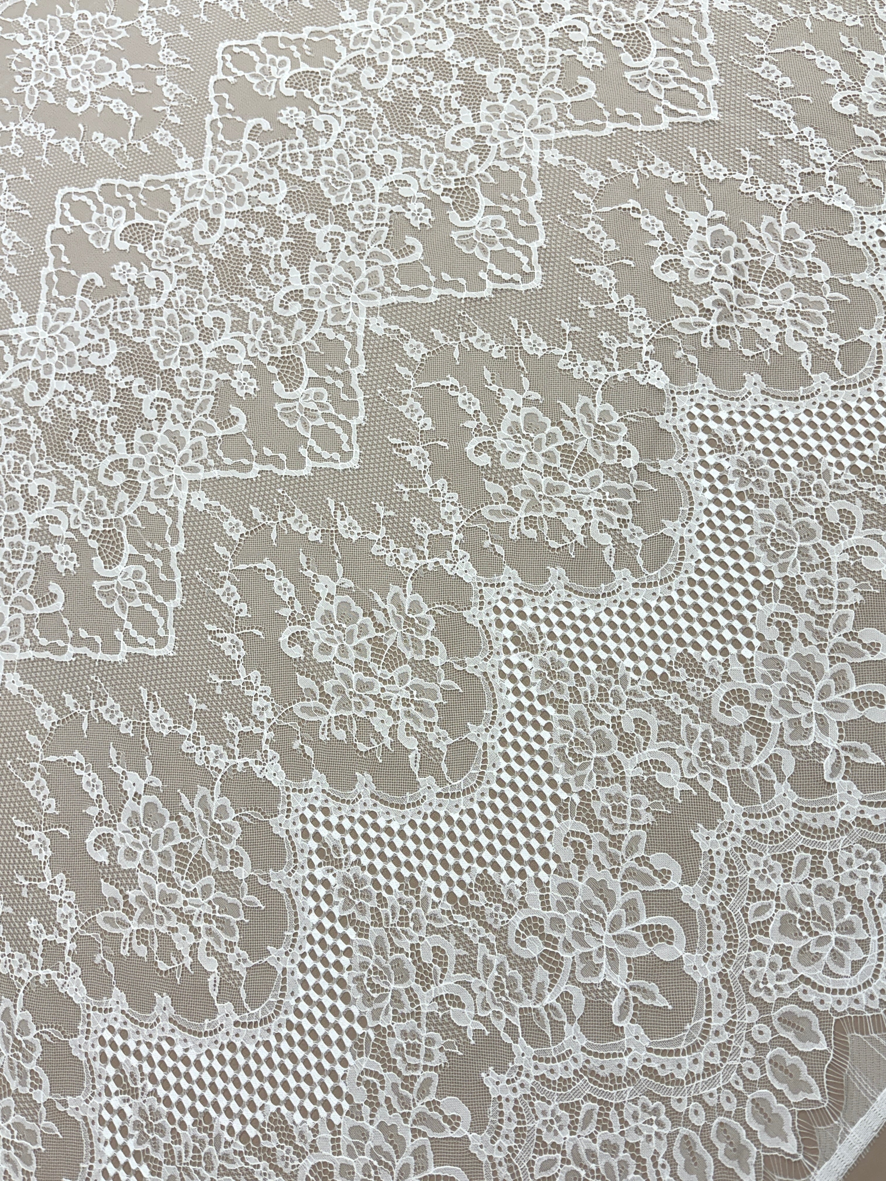 Dantela Chantilly Ivory - Cupon 3 m