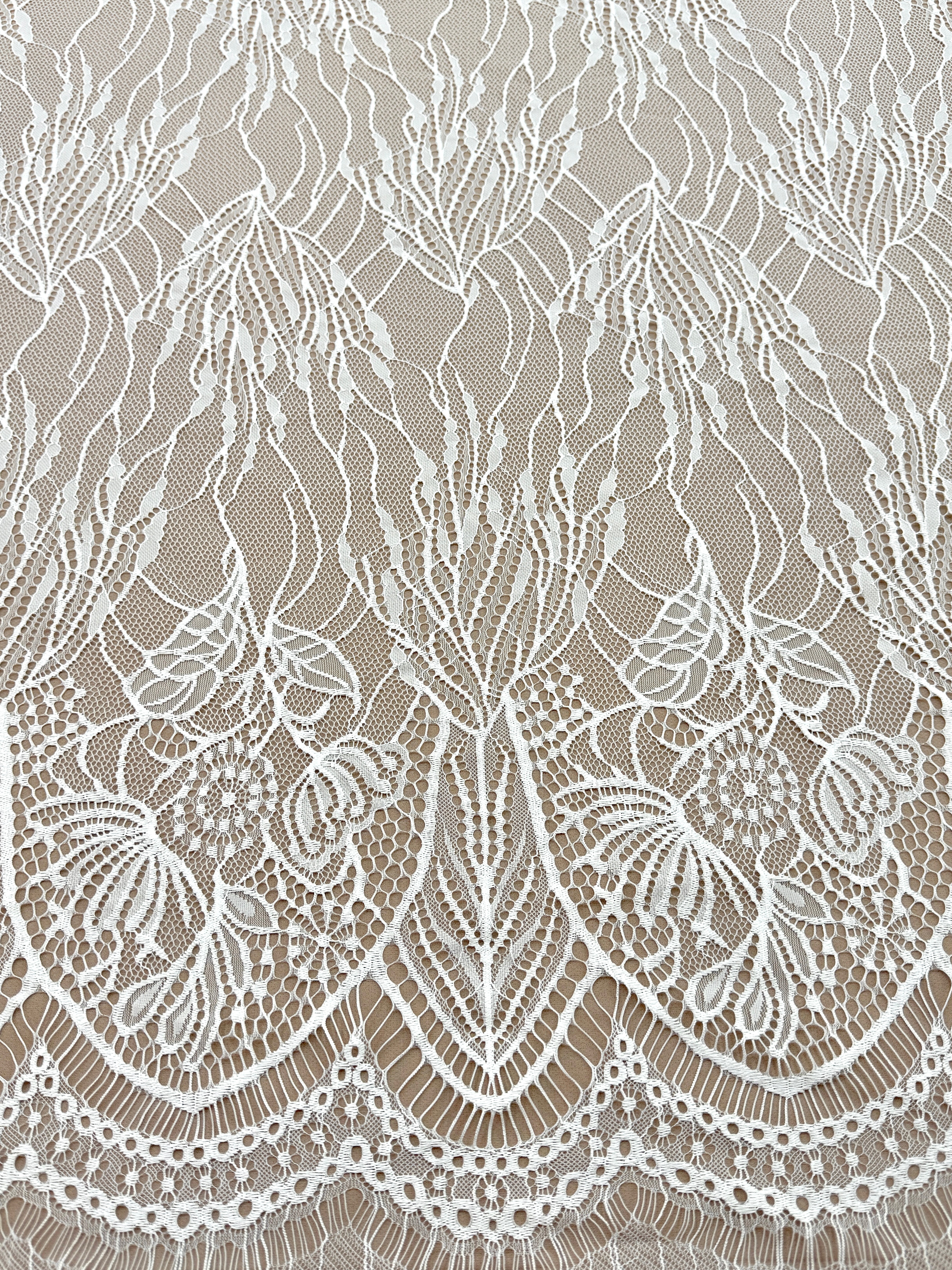 Chantilly csipke Ivory - 3 m kupon