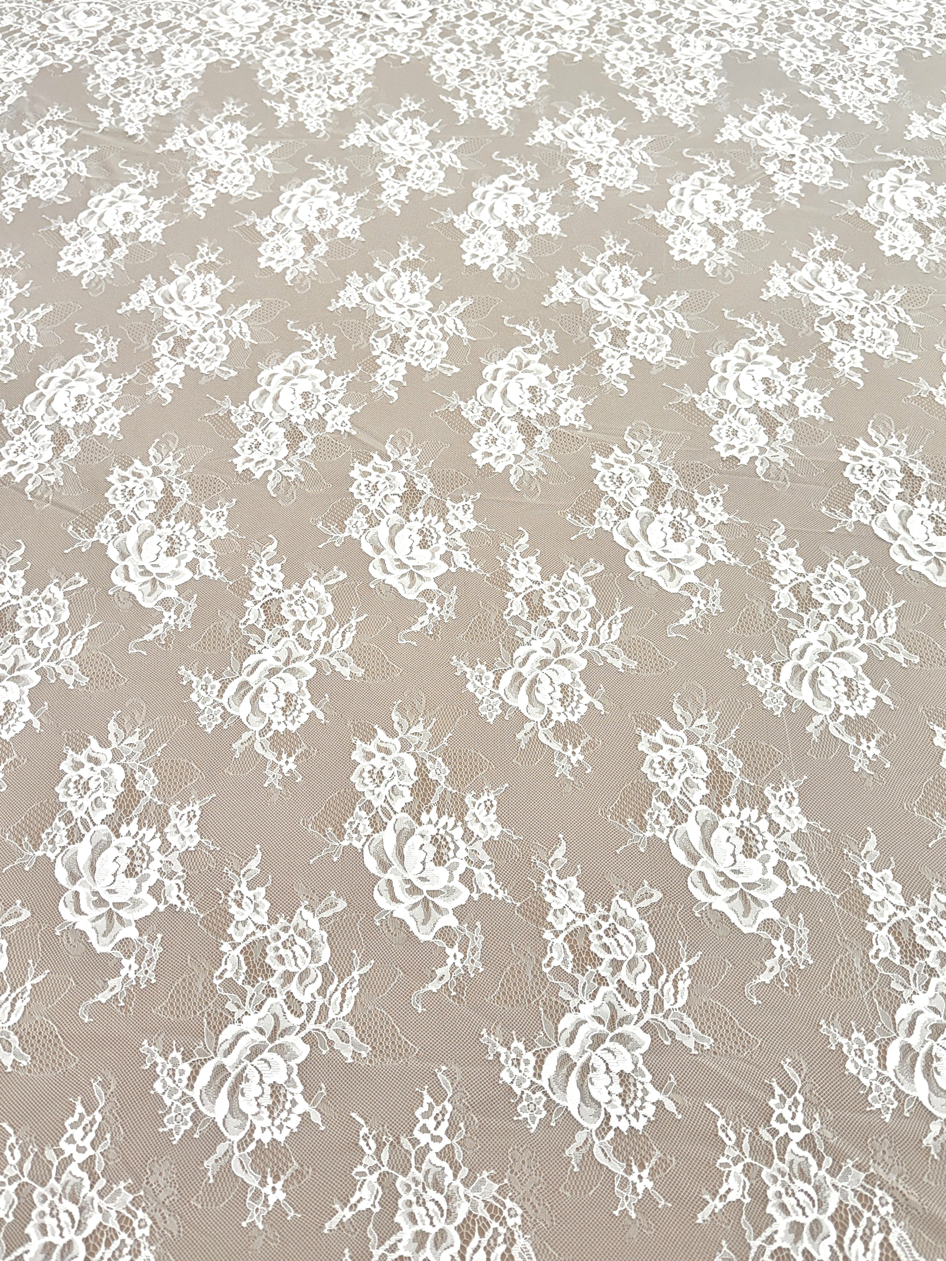 Csipke Chantilly Ivory - 3 m darab