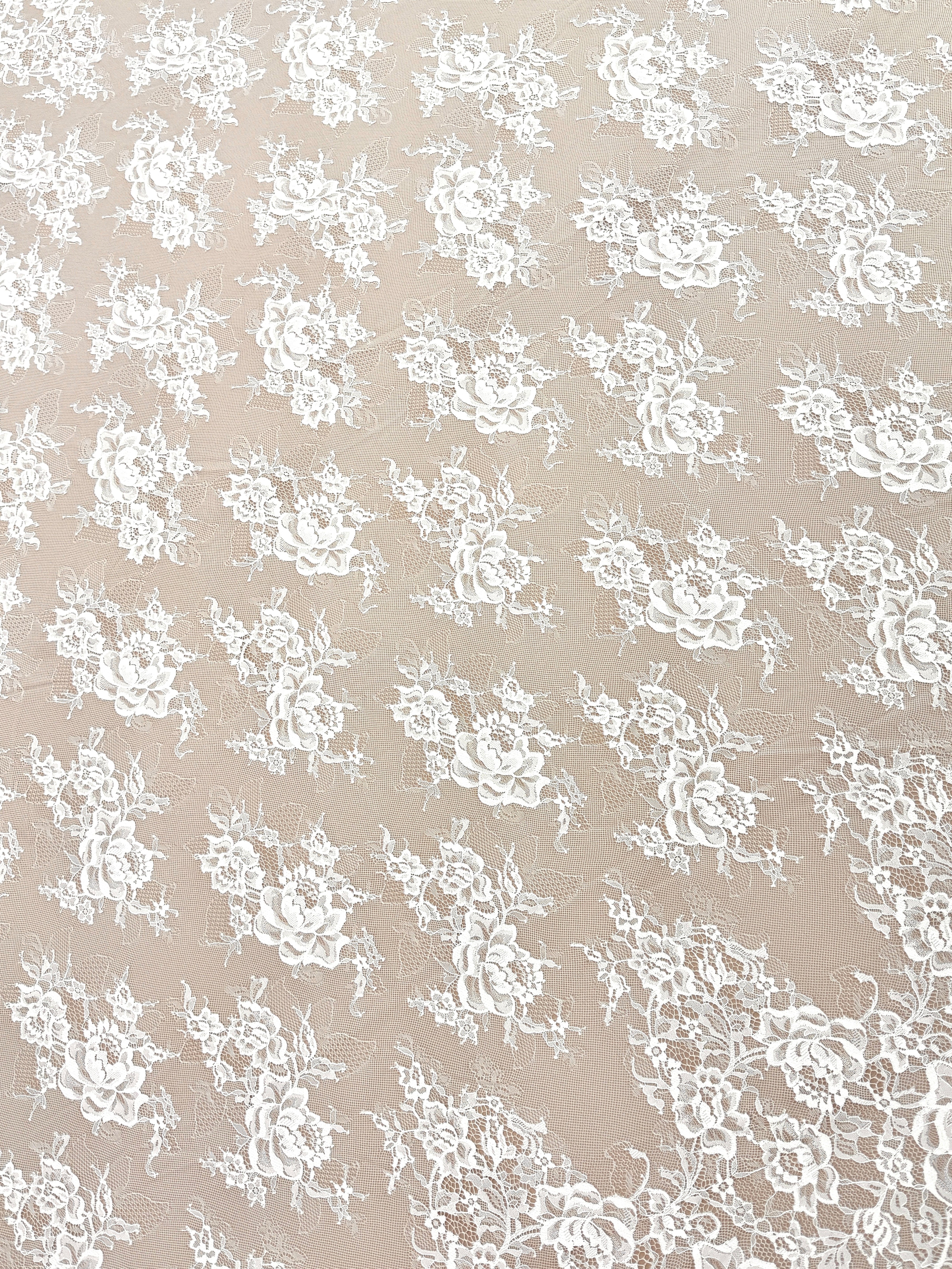 Csipke Chantilly Ivory - 3 m darab