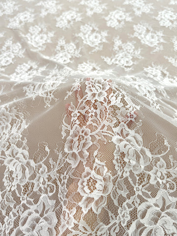 Csipke Chantilly Ivory - 3 m darab