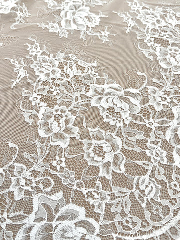 Csipke Chantilly Ivory - 3 m darab