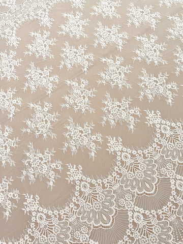 Csipke Chantilly Ivory - 3 m darab
