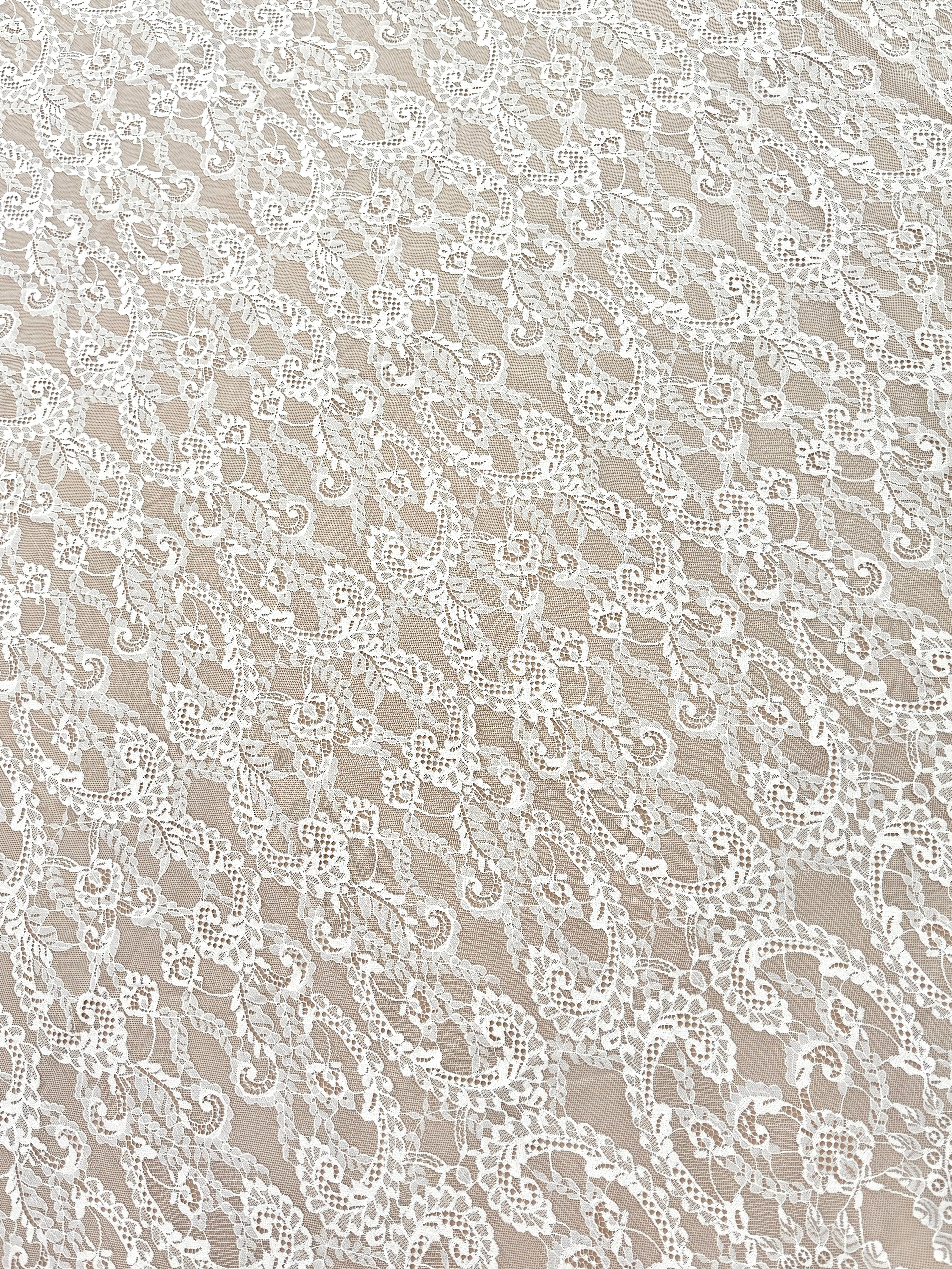 Csipke Chantilly Ivory - 3 m darab