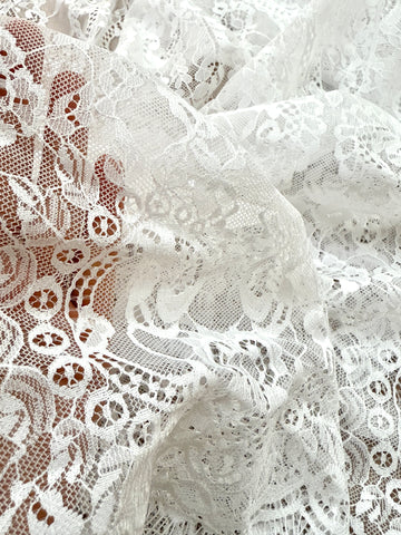 Csipke Chantilly Ivory - 3 m darab
