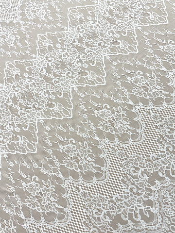 Csipke Chantilly Ivory - 3 m darab