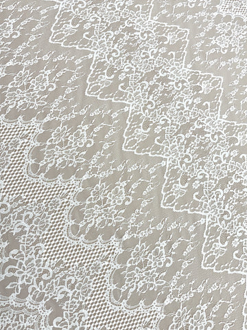 Csipke Chantilly Ivory - 3 m darab