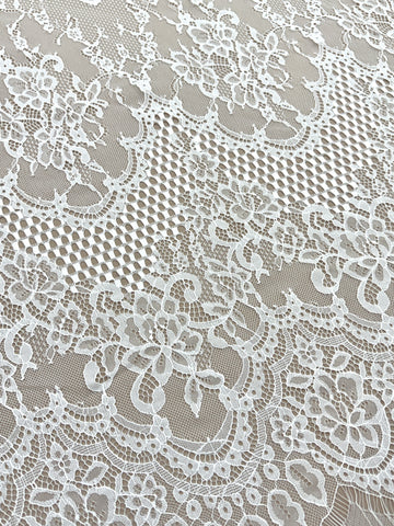Csipke Chantilly Ivory - 3 m darab