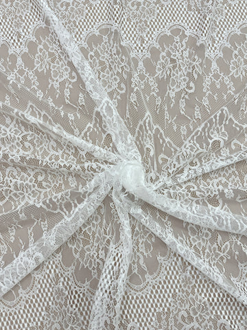 Csipke Chantilly Ivory - 3 m darab