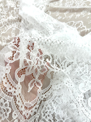 Csipke Chantilly Ivory - 3 m darab