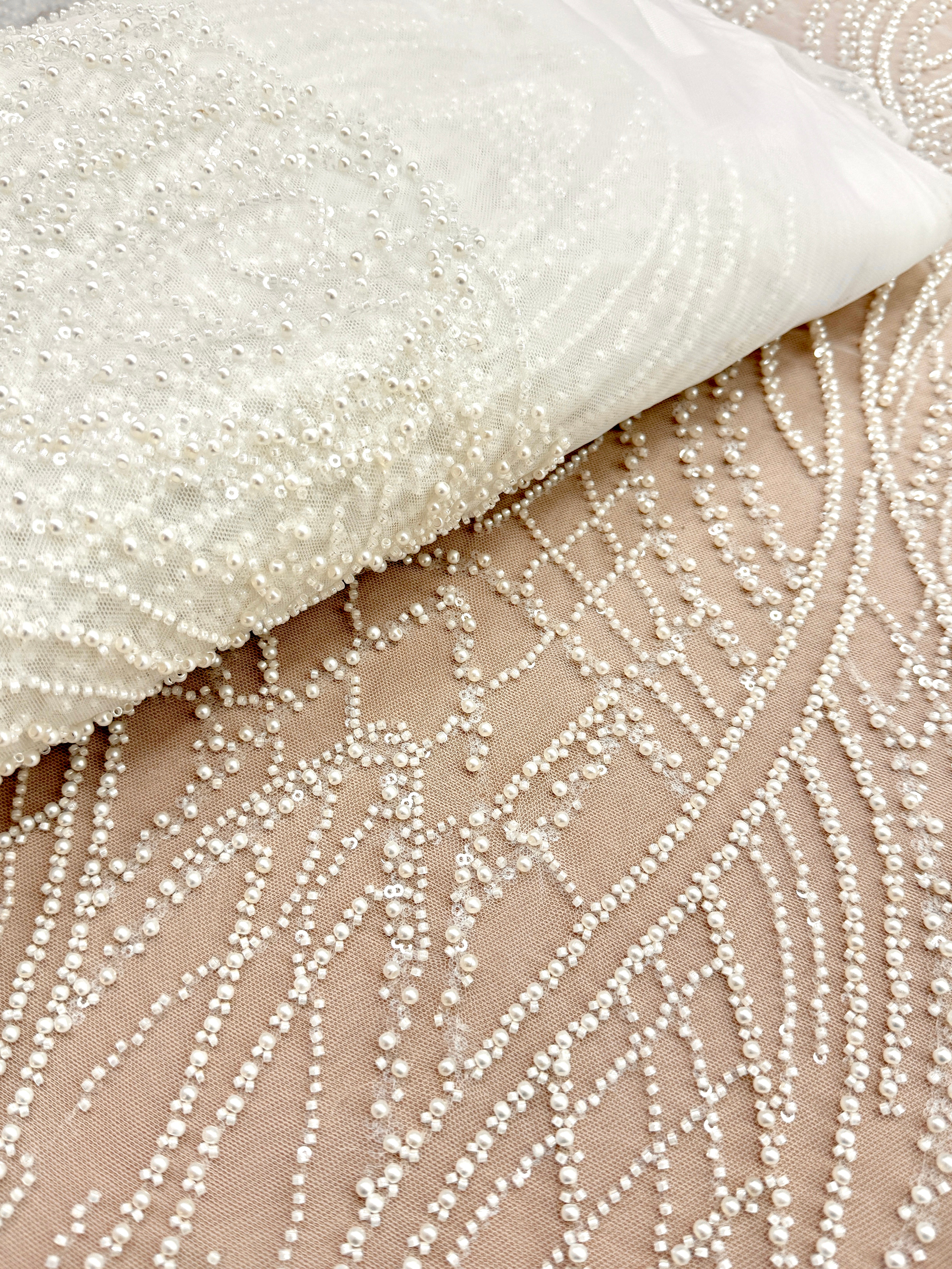 Cupon 1.50 m din Dantela Couture Ivory cu Perle, Margele si Paiete