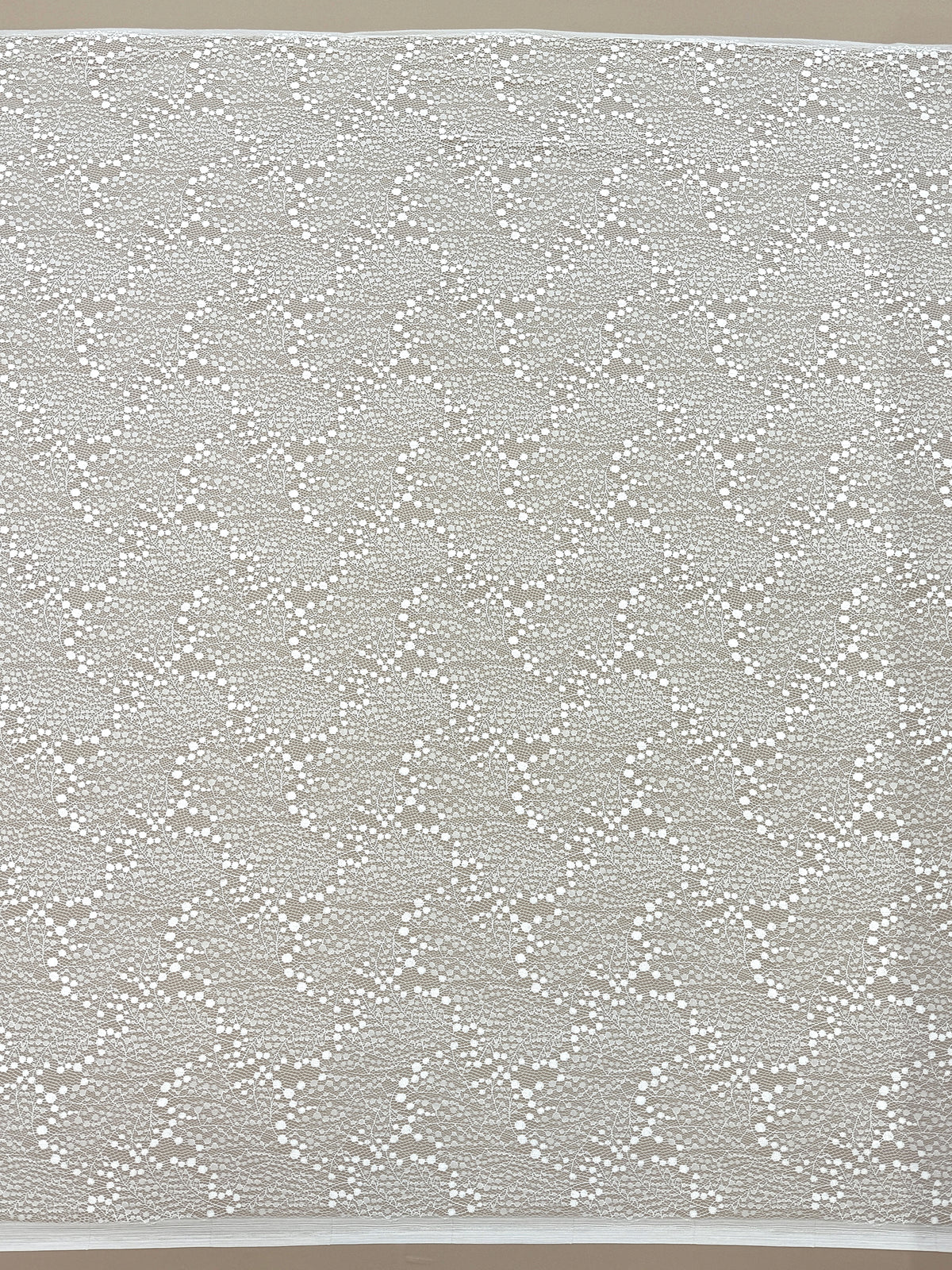 Csipke Chantilly elefántcsont