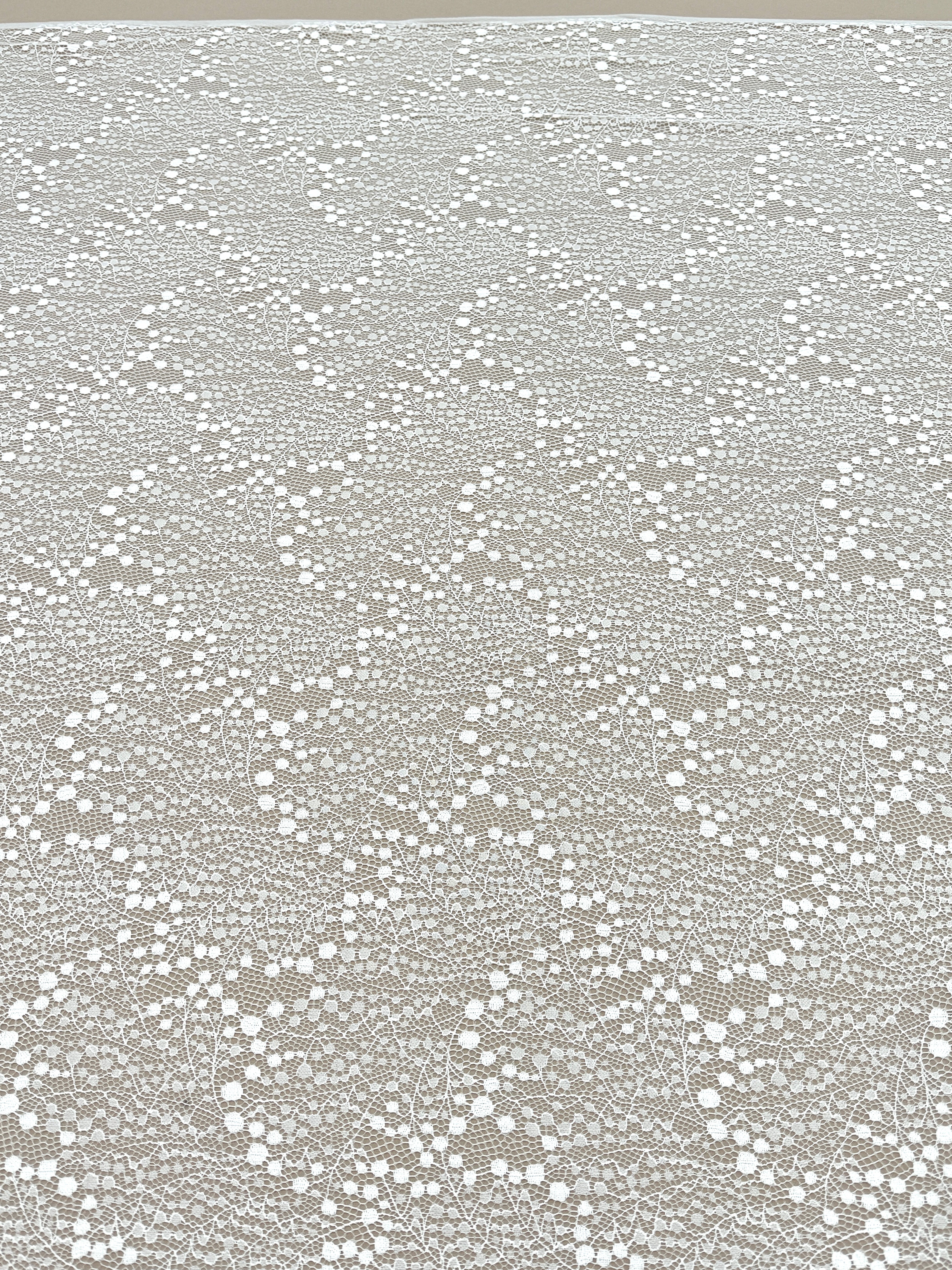 Csipke Chantilly elefántcsont