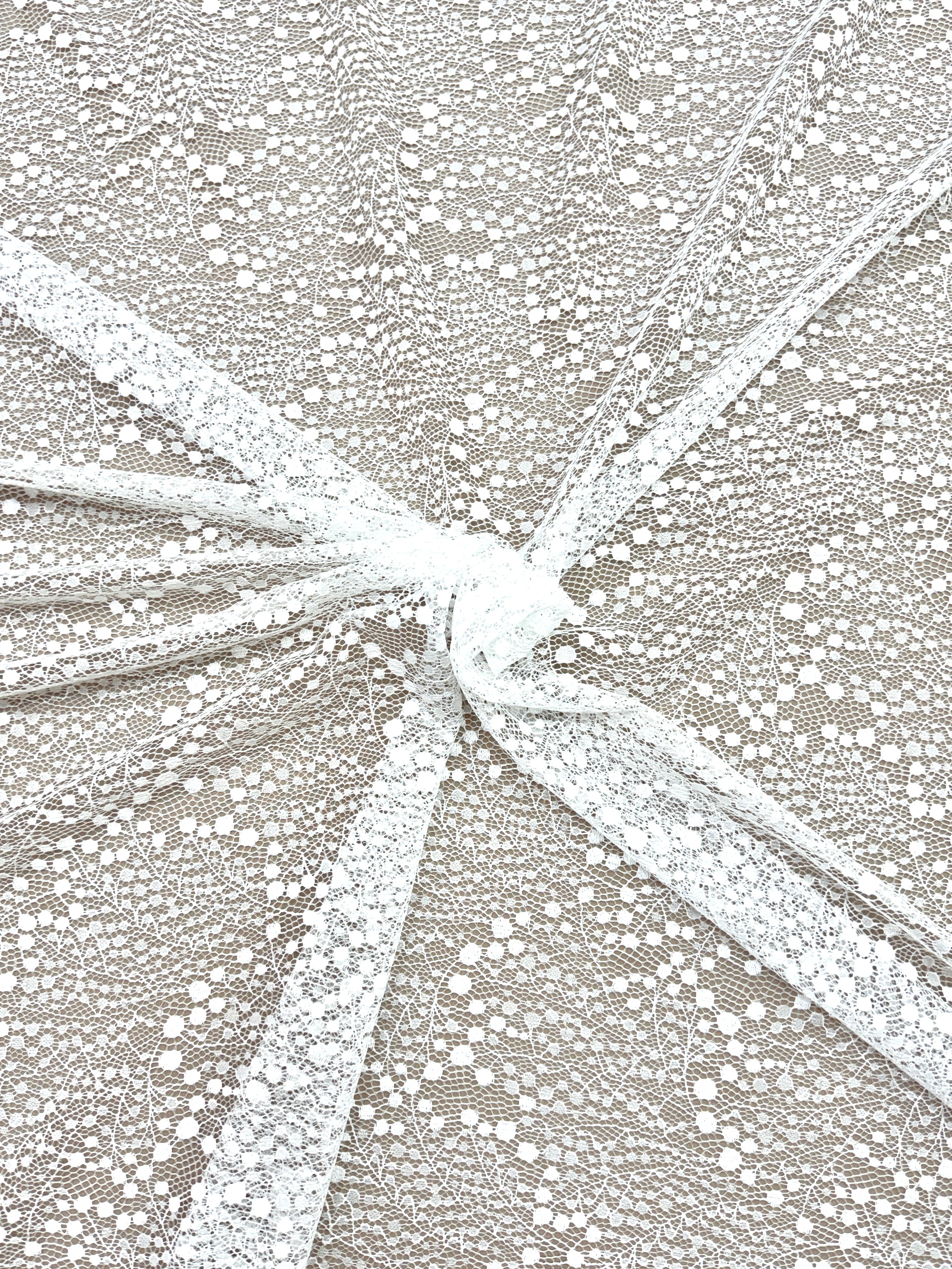 Csipke Chantilly elefántcsont