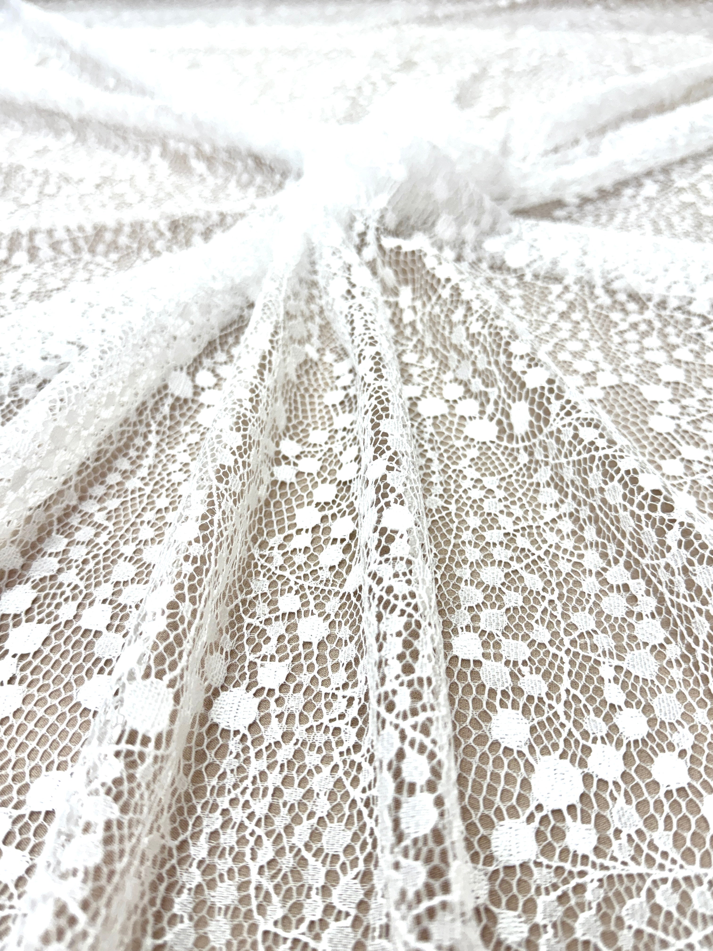 Csipke Chantilly elefántcsont