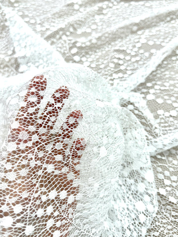 Csipke Chantilly elefántcsont