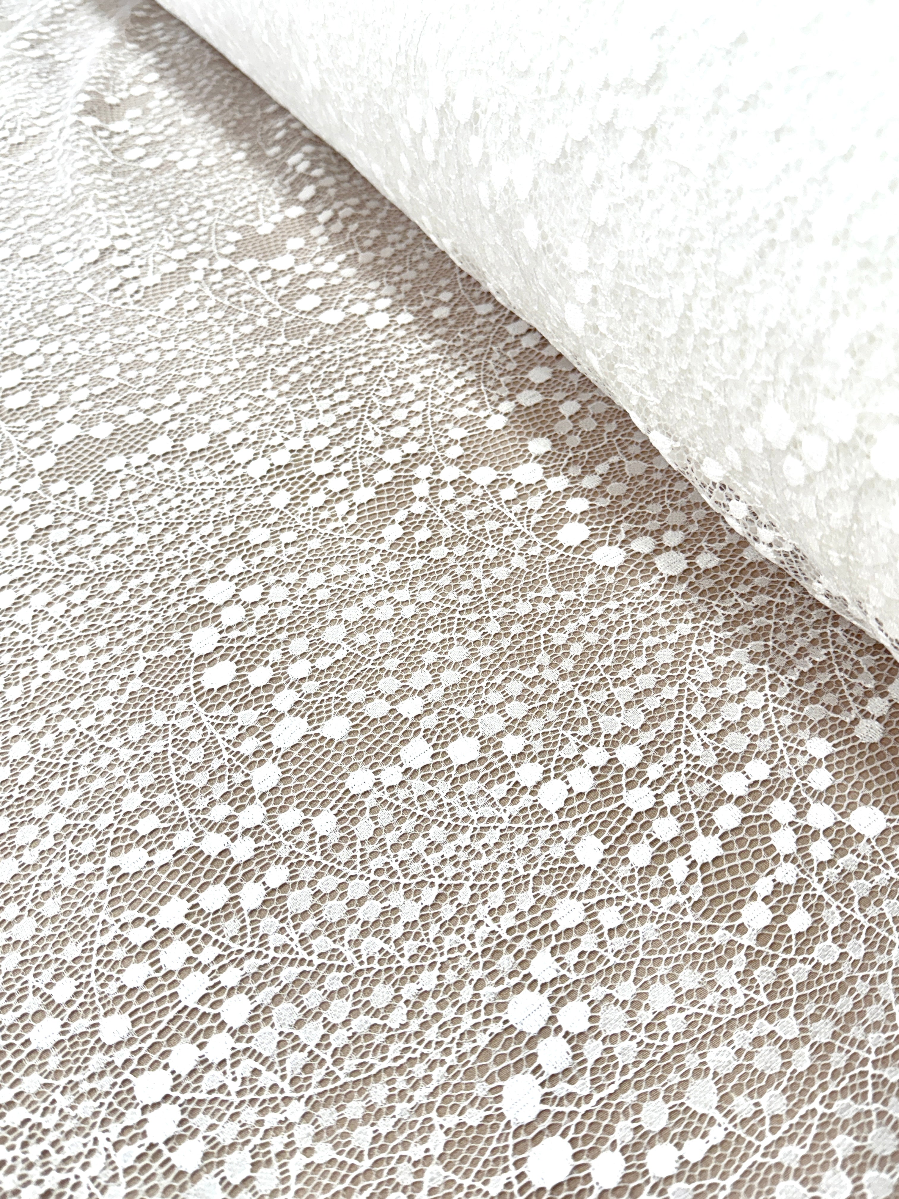 Csipke Chantilly elefántcsont