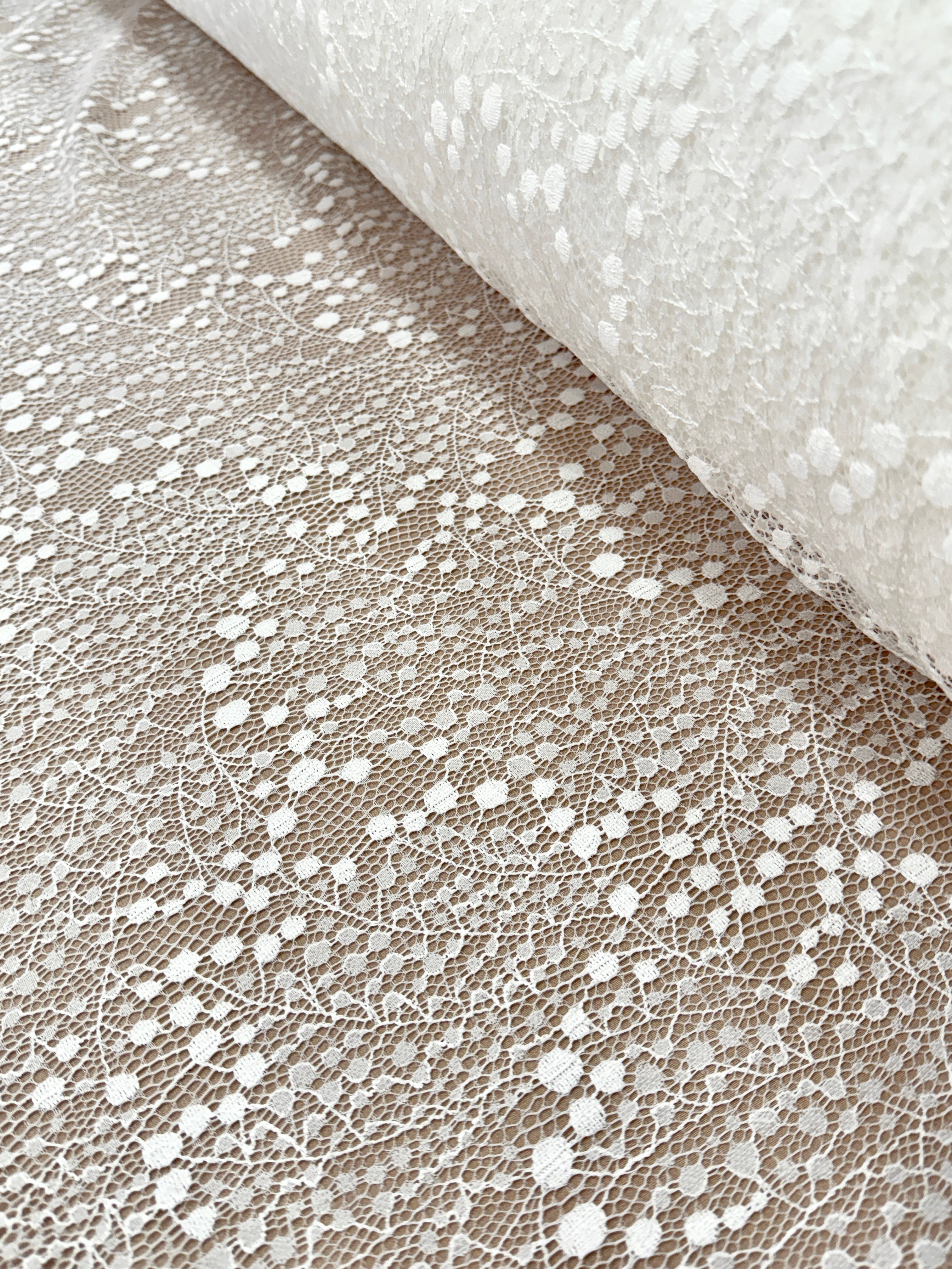 Dantela Chantilly Ivory