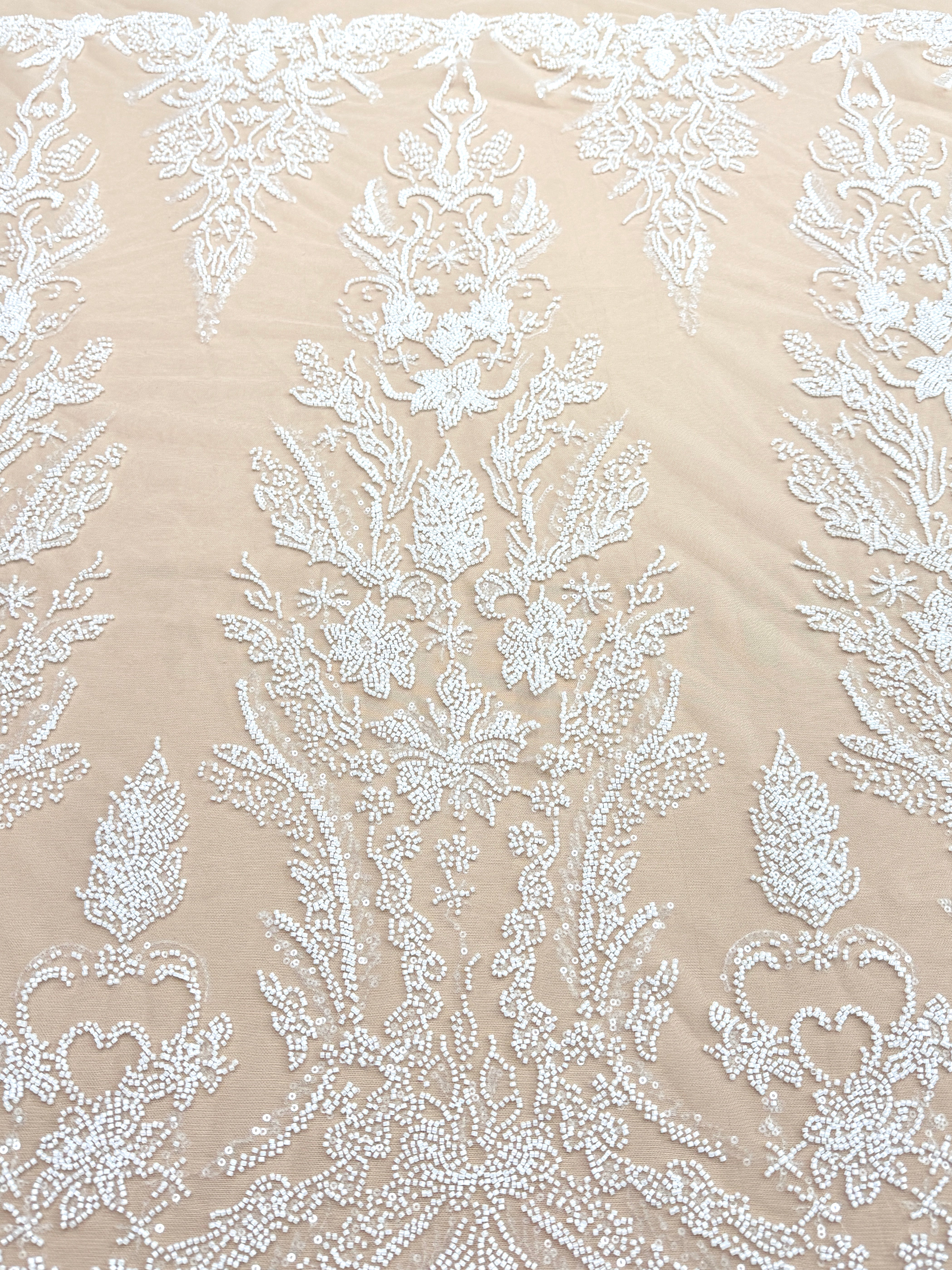 Dantela Couture Ivory pe Tulle Nude cu Model Floral, cu Margele si Paiete