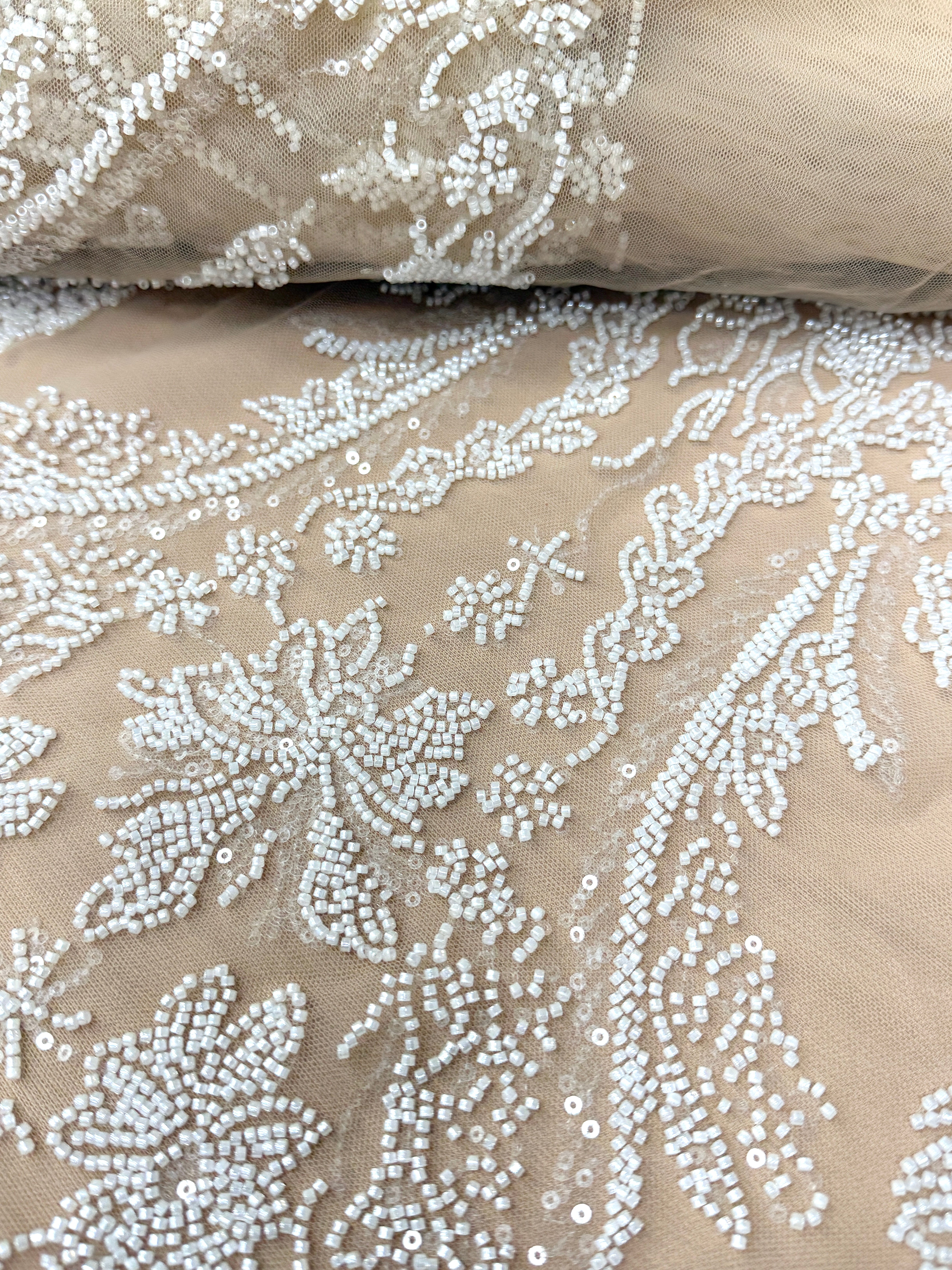 Dantela Couture Ivory pe Tulle Nude cu Model Floral, cu Margele si Paiete